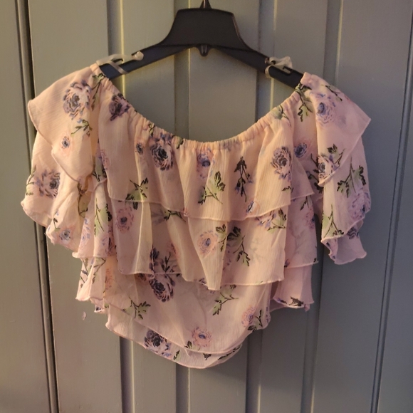 Floral Off-Shoulder Ruffle Top - Picture 3 of 3